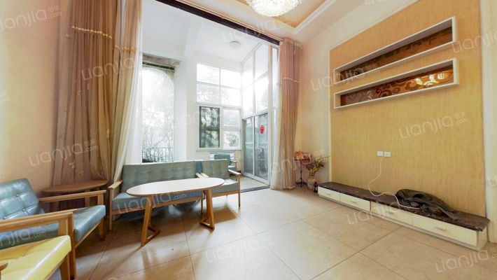 滇池春天五合院二手房实景图