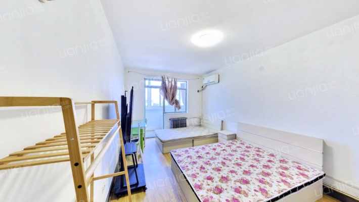 南江东里二手房实景图