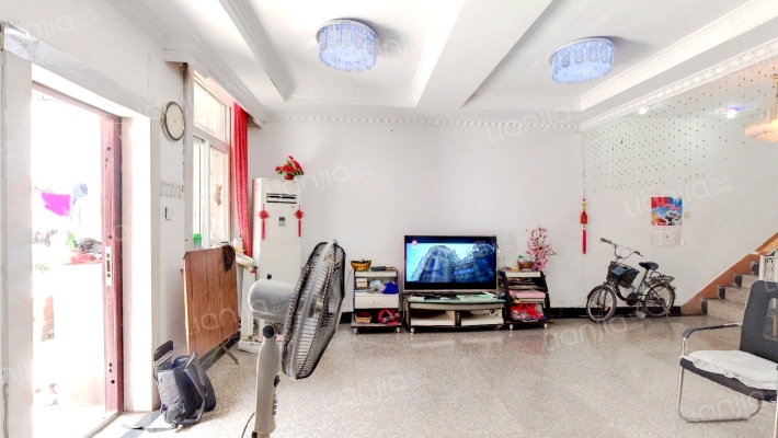 东清新村二手房实景图