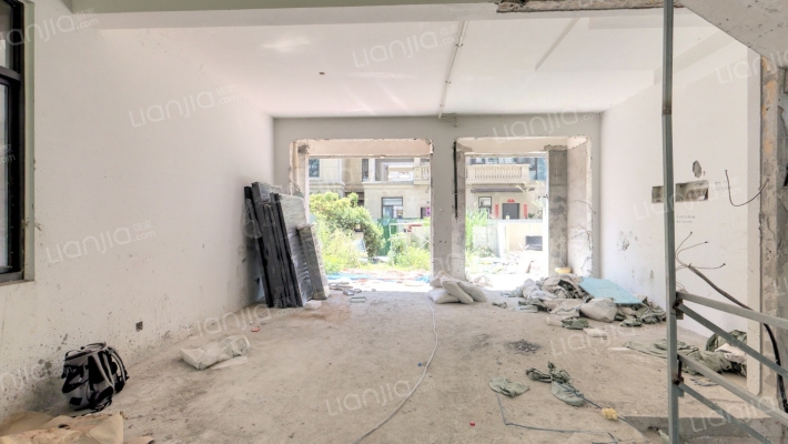 中央原墅二手房实景图