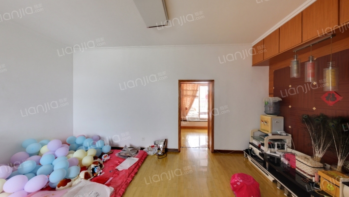 登峰街小区二手房实景图