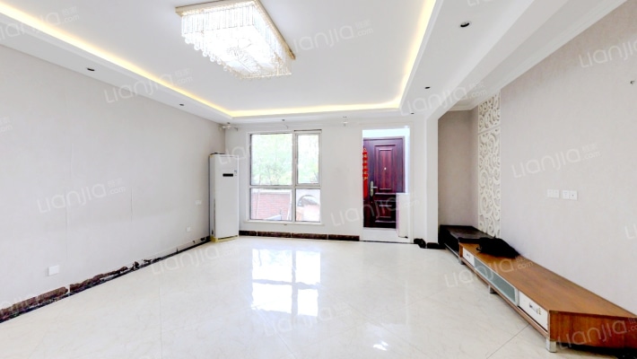 恒盛小镇艺墅二手房实景图