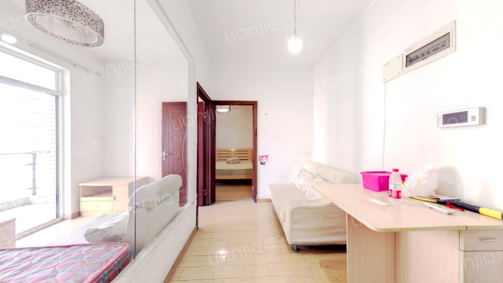 外滩棕榈泉二手房实景图