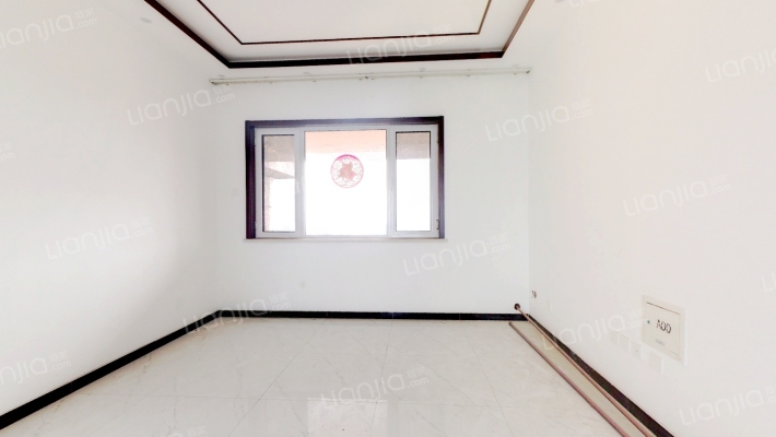 香邑溪谷顶层大三居，简装空房，看房方便-客厅