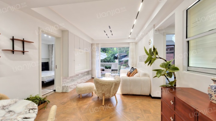 中德英伦世邦K区二手房实景图