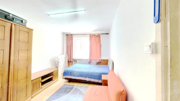 新发小区C区二手房实景图