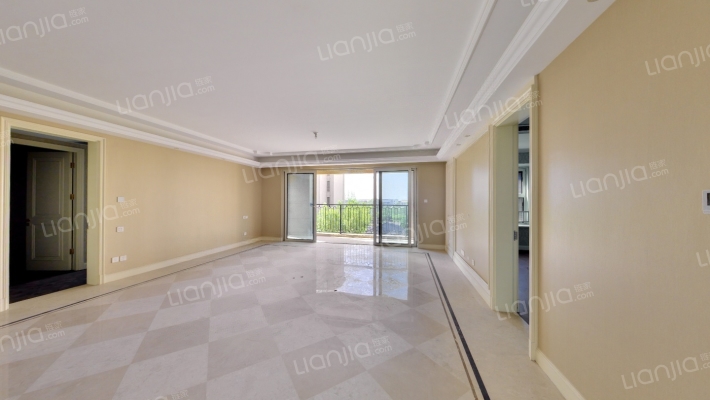 融创山湖院墅二手房实景图