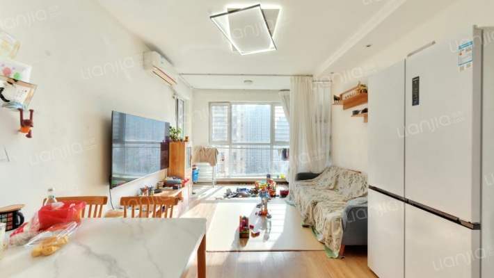 中南世纪城一期二手房实景图