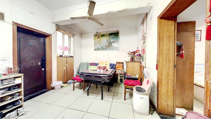 解放社区商业庭院二手房实景图