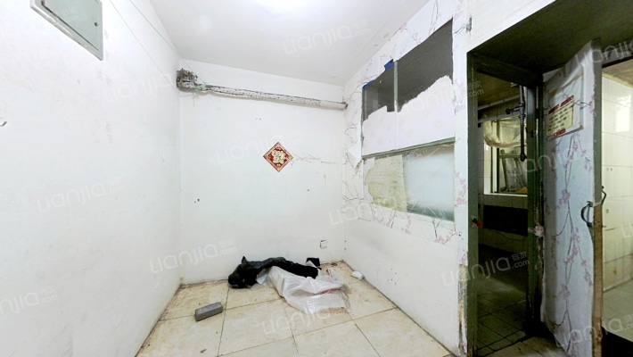 全朝南的半地下室 做了防水 采光还可以 北京朝阳垡头金蝉北里21号院二手房 北京链家