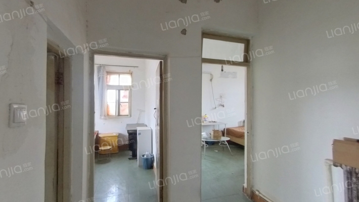 罗城头西五号院二手房实景图