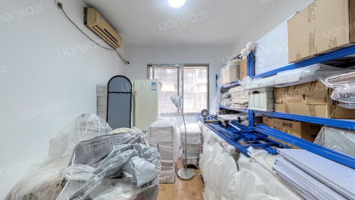 鸥鹏大道380号二手房实景图