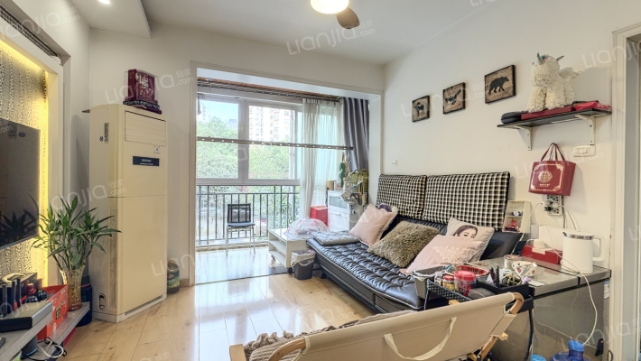 龙江庭苑C区二手房实景图