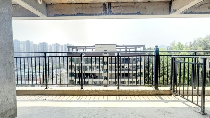 红枫香山二手房实景图