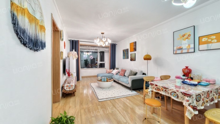 万科蓝山五期二手房实景图