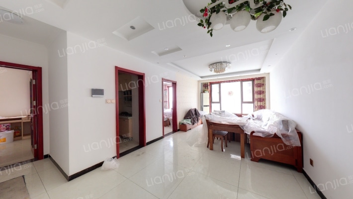 此房是全南两居 主卧客厅朝南 采光充足-客厅