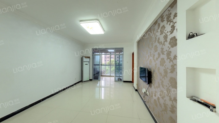 天天向上二手房实景图