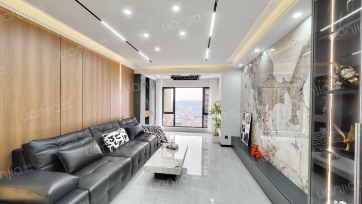 荣盛和悦名邸二手房实景图