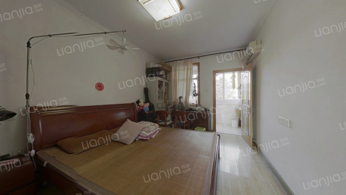 朱方路206号院二手房实景图