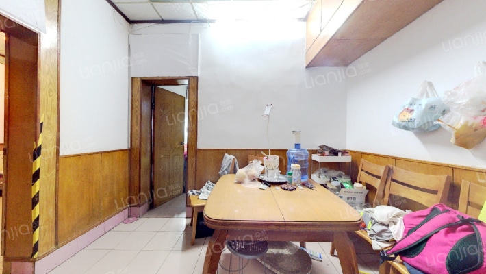 石油公司家属院二手房实景图