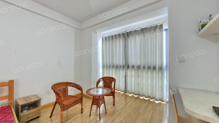 爱乐国际公寓二手房实景图