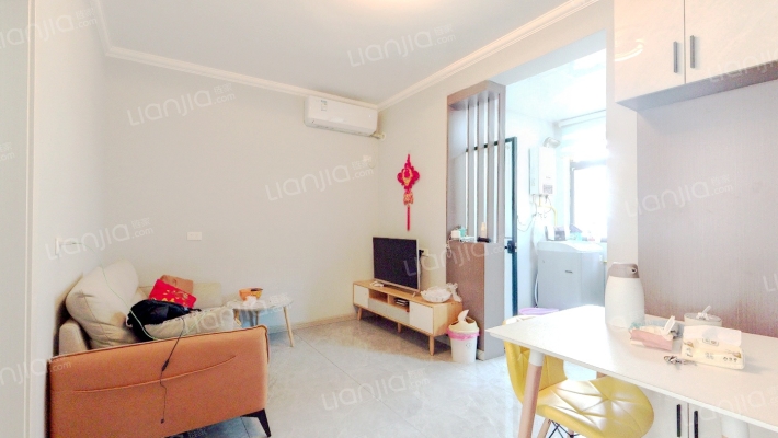 襄轴70分厂家属院二手房实景图