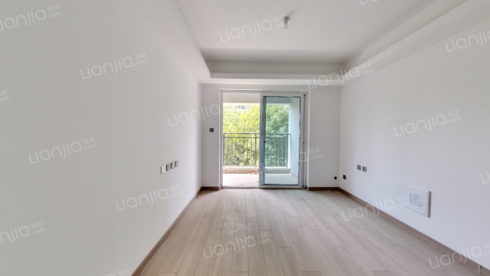 兴港和昌凌云筑二手房实景图