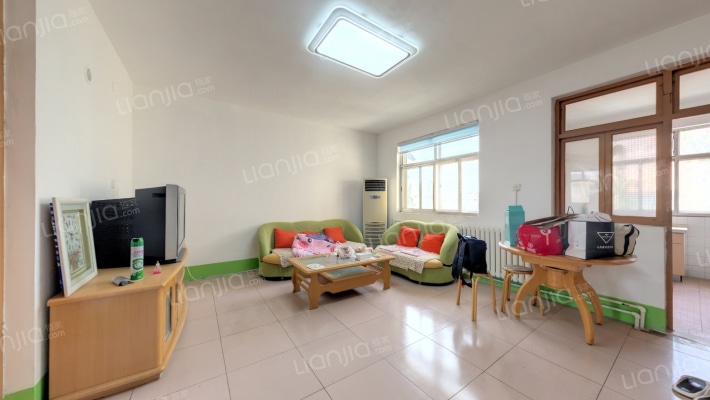 兴泊一小区二手房实景图