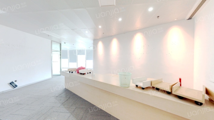 天玺世茂海峡大厦二手房实景图