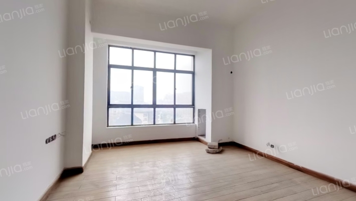 怡景聚贤庭二手房实景图