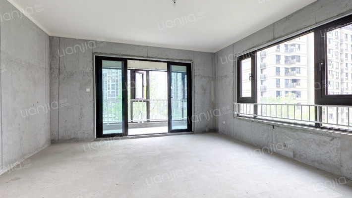 保利天和二手房实景图