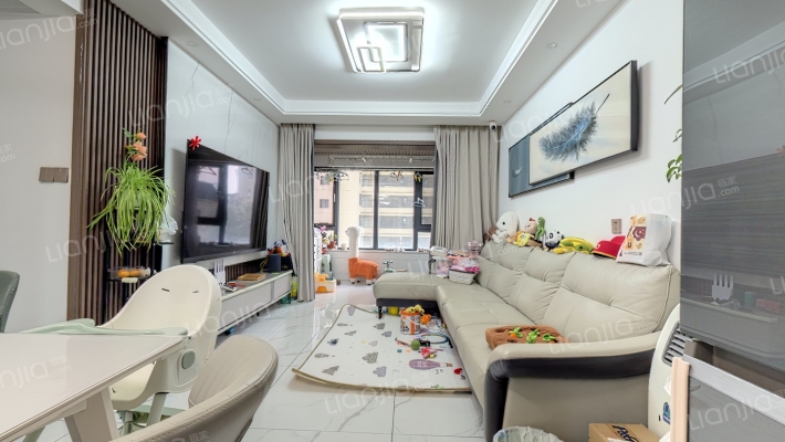 鸿锦城罗曼尼二手房实景图