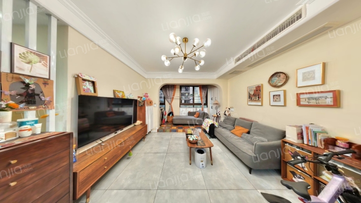 华美翡丽山一期二手房实景图