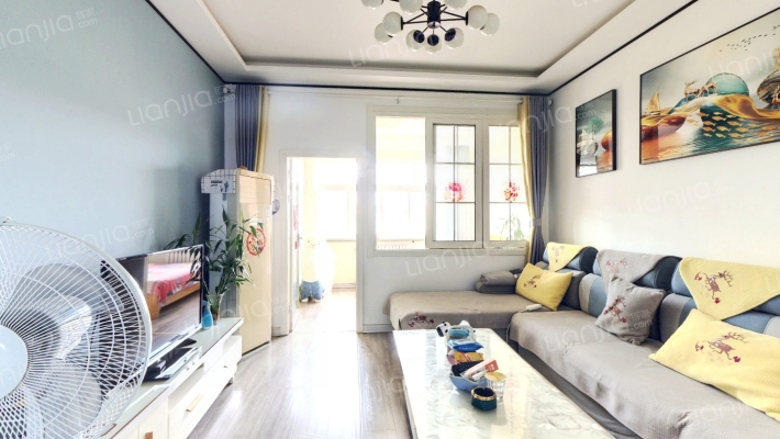 南北通透 采光很好   精装修   拎包入住-客厅