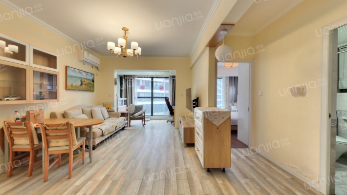 西锦国际三期二手房实景图