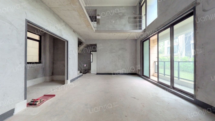 海兰云天湖山壹号二手房实景图