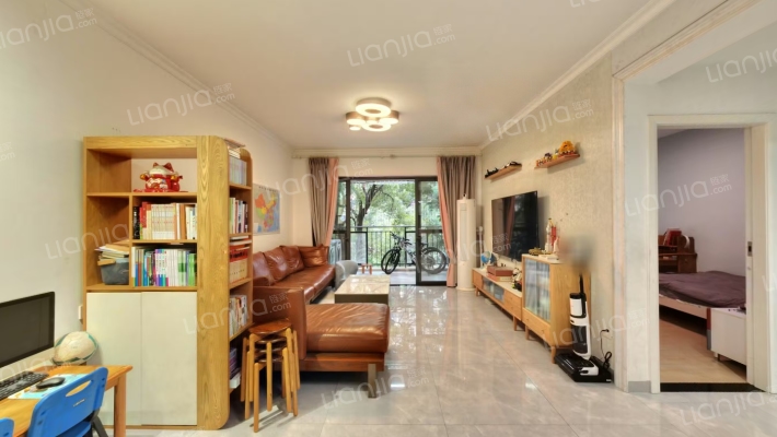 越秀可逸江畔二手房实景图