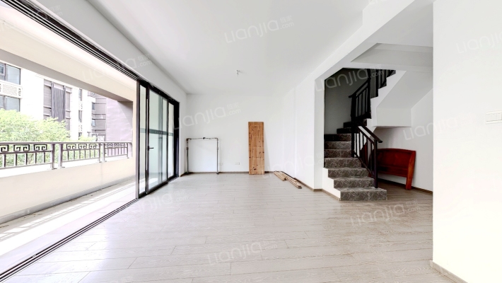 建发天镜湾二手房实景图