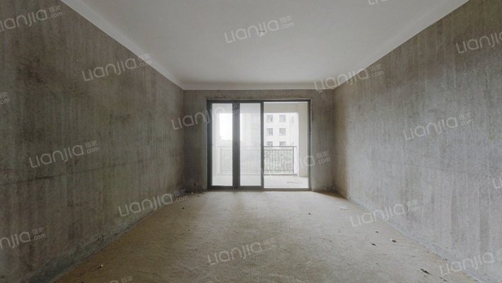 朗贤加州溪谷二手房实景图