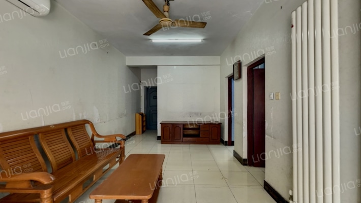 卫生防疫站家属楼二手房实景图