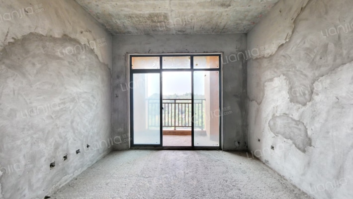 莱茵河畔二手房实景图