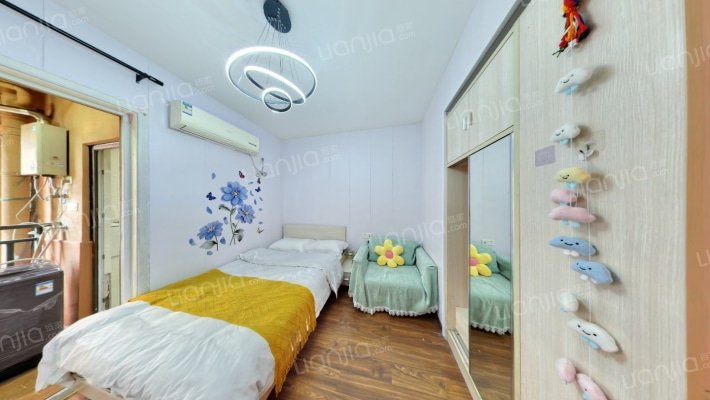 国际家纺城绣色A区二手房实景图