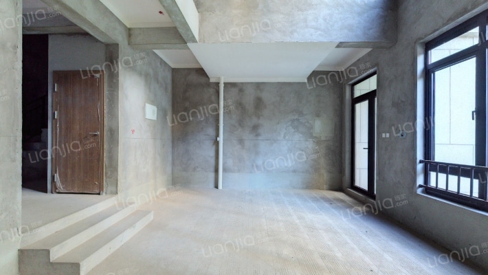 中建御湖壹号B御墅二手房实景图