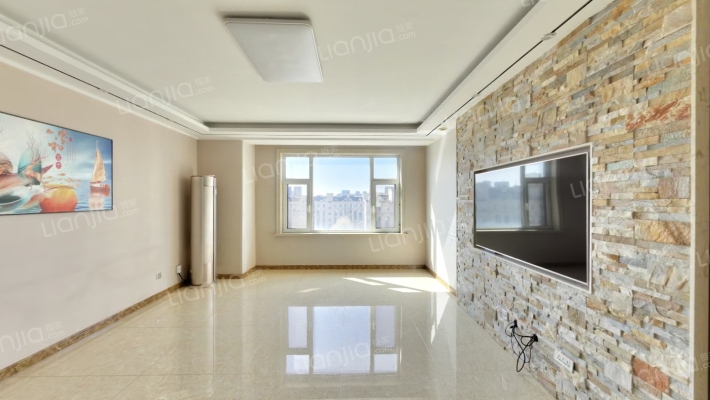 保利香槟酩悦二手房实景图