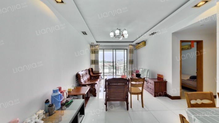 东方白云花园二手房实景图