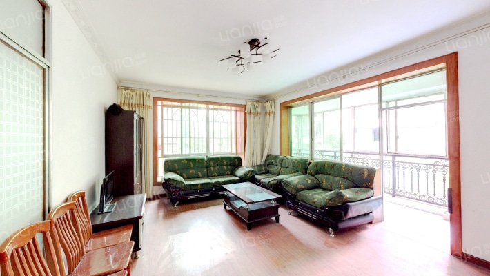 清华山庄二手房实景图