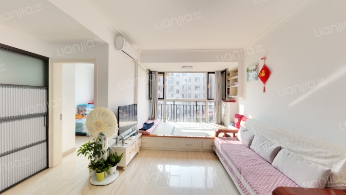 艾维尼小城二手房实景图