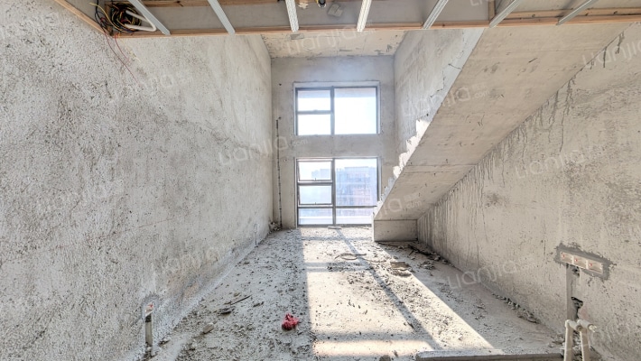 云山峰境广场二手房实景图