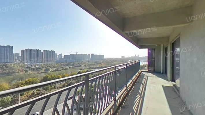 国贸前海湾二手房实景图