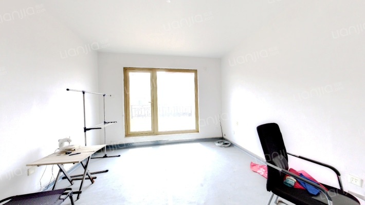 世茂萨拉曼卡二期二手房实景图